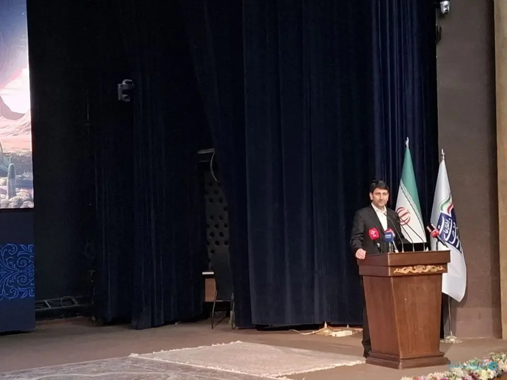 ستار هاشمی، وزیر ارتباطات