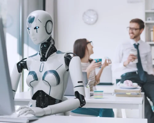 شرکت‌ها چطور می‌توانند از هوش مصنوعی برای پر کردن شکاف‌های مهارتی استفاده کنند