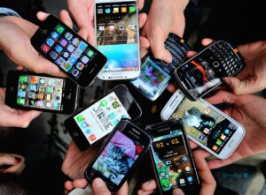 واردات بیش از ۱۰/۵ میلیون تلفن همراه در ۹ ماه سال جاری