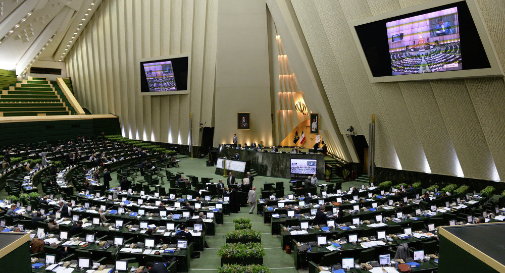 مجلس با واگذاری فرکانس‌های ۷۰۰ و ۸۰۰ به وزارت ارتباطات مخالفت کرد