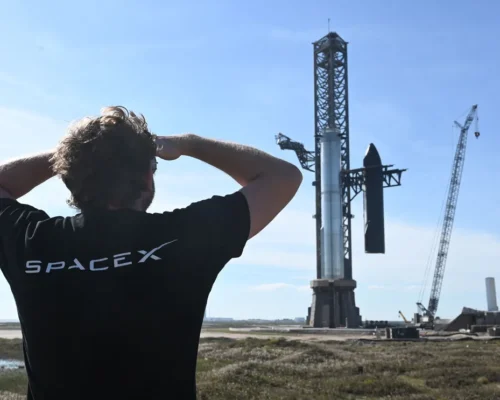 اسپیس‌ایکس شرکت xAI را در یک معامله سهامی خریداری کرد: طرح توسعه دیتاسنتری در فضا