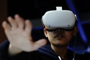 با داده‌های VR داده می‌توان قومیت، درآمد و دیگر اطلاعات شخصی کاربران را تشخیص داد