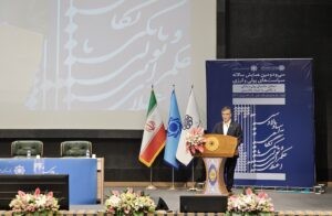 رئیس کل بانک مرکزی: بانک‌ مرکزی در آستانه پوست‌اندازی است