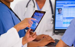 از نسخه الکترونیکی تا هوش مصنوعی در سامانه‌های آنلاین سلامت