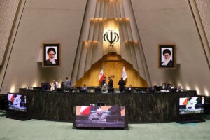 رئیس مجلس، تشکیل کمیسیون فناوری را به دور سیزدهم مجلس موکول کرد