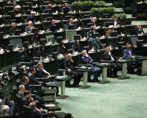 مجلس وزارت ارتباطات را مکلف کرد بازارگاه هوش مصنوعی ایجاد کند