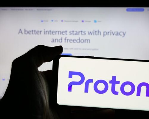 شرکت امنیتی پروتون از معاملات فعال ۳۰۰ میلیون اطلاعات کاربری در دارک‌وب خبر داد