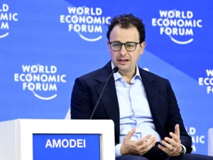 با وجود نگرانی‌های اخلاقی، انتروپیک نیز برای جذب سرمایه از قطر و امارات اقدام می‌کند