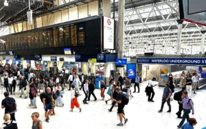 آزمایشی نگران‌کننده در انگلستان که مسافران قطار را با هوش مصنوعی زیر نظر می‌گیرد
