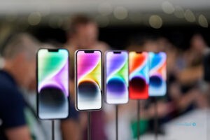 اپل برای اولین بار پیشتازی بازار گوشی‌های هوشمند را به دست گرفت