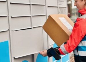 فشار هزینه سوخت، الگوی تحویل کالا را تغییر می‌دهد؛ لاکرهای هوشمند یا پیک‌های سنتی