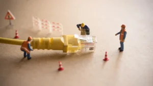 وضعیت شبکه ایران پیچیده‌تر شد، اینترنت هست، دسترسی نیست