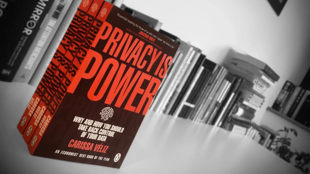 کتاب حریم خصوصی، قدرت است
