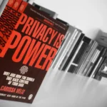 معرفی کتاب: حریم خصوصی، قدرت است