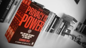 معرفی کتاب: حریم خصوصی، قدرت است