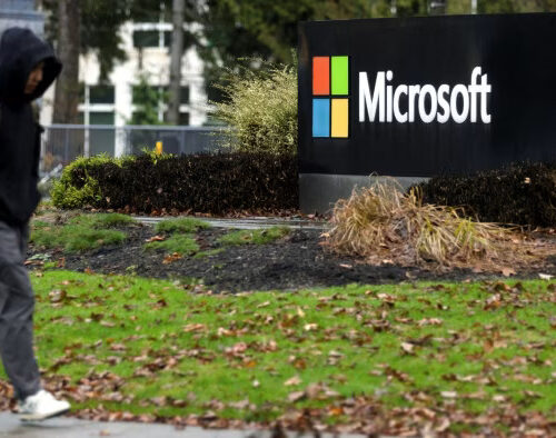 اتحادیه اروپا مایکروسافت را به فعالیت ضد رقابتی با نرم‌افزار تیمز متهم کرد