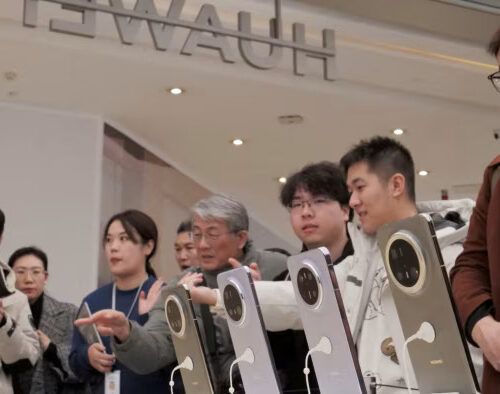 تلاش تولیدکنندگان گوشی چینی برای جذب کاربران آیفون با اپلیکیشن‌‌هایی برای مهاجرت ساده از iOS