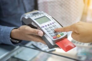 چرا شرکت‌های پرداخت الکترونیکی به مرز بحران رسیده‌اند؟ POS عالی، جیب خالی