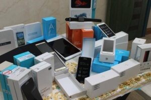 مسیر واردات موبایل به مناطق آزاد باز شد؛ انجمن موبایل خواستار توقف طرح و بررسی کارشناسی شد