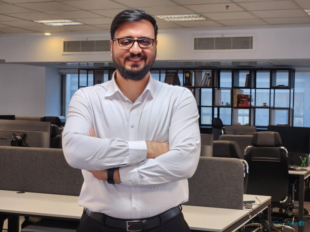 مهدی خدادادی، مدیرعامل دکتر ساینا