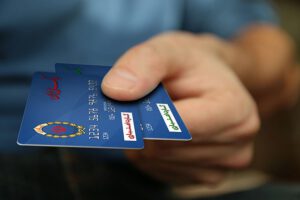 آیا بانک ملی می‌تواند قفل کارت اعتباری را باز کند؟