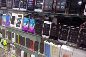 قیمت گوشی تلفن‌همراه در بازار ۳۰ درصد افزایش یافت