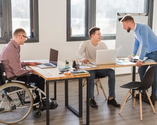 شرکت‌های فناوری بیشترین متقاضیان استخدام معلولان هستند