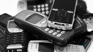 ممنوعیت واردات گوشی‌های دکمه‌ای تکذیب شد
