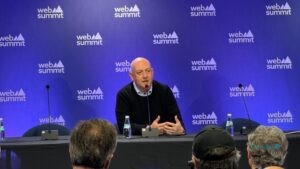 مدیر ارشد فناوری Amazon Robotics: فلسه آمازون در رباتیک همکاری ماشین و انسان است نه جایگزینی