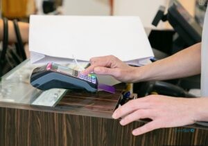 گزارش فروردین ماه شاپرک: ارزش ریالی تراکنش‌ها افزایش و ارزش حقیقی کاهش یافت