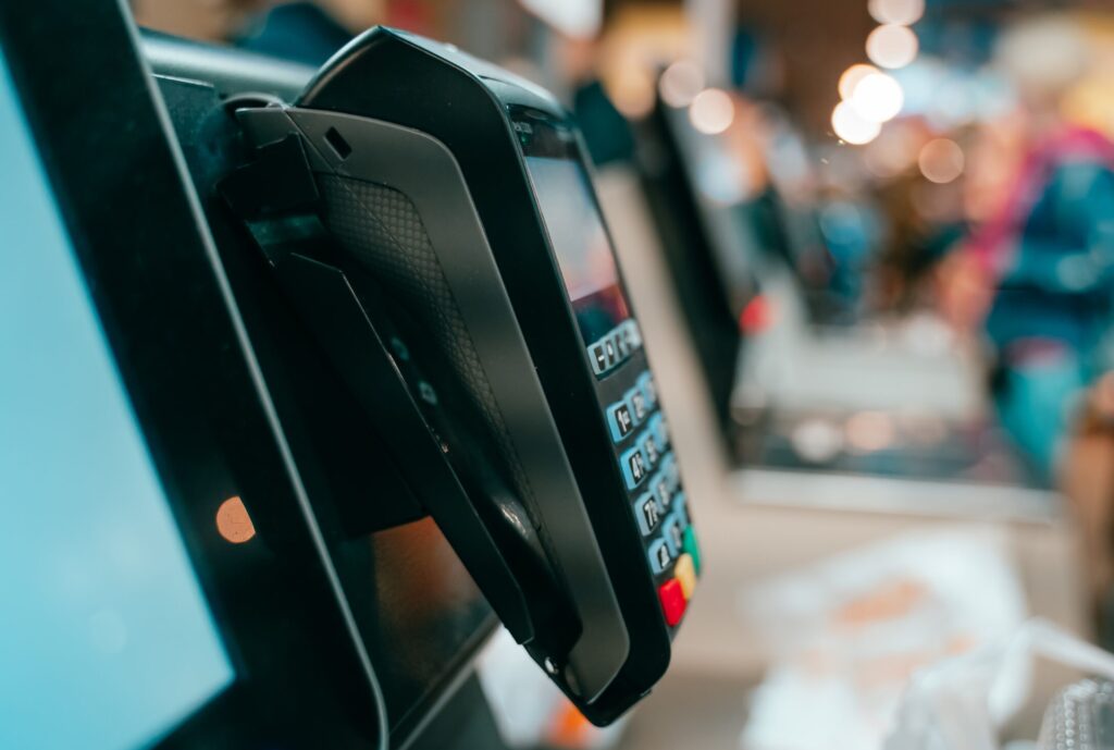 زنده از بحران