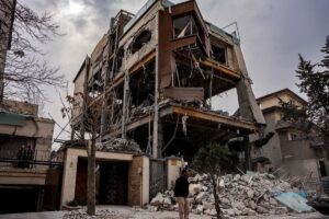 افزایش سقف تراکنش‌های غیرحضوری و تسهیل دسترسی به سامانه‌های بانکی برای واحدهای آسیب‌دیده از جنگ