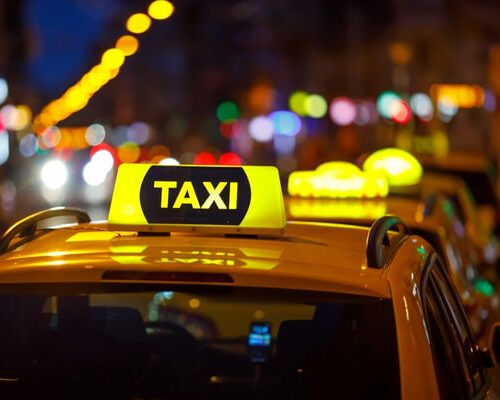 تاکسی‌های اینترنتی بین‌شهری در محاصره قانون؛ از تداخل مجوزها تا محدودیت تبلیغات