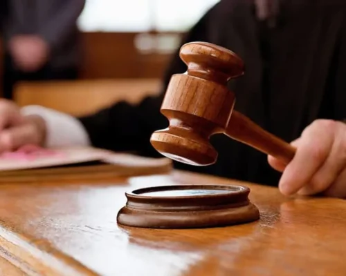 ممنوعیت دوساله برای فعالیت «بادران گستران» در حوزه رمزارز؛ رای بخش سوم پرونده «کینگ مانی» صادر شد