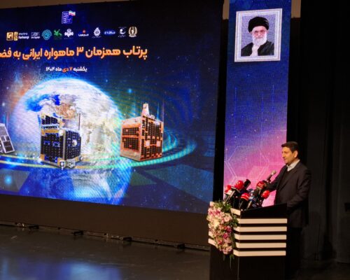 وزیر ارتباطات: با پرتاب سه ماهواره، امید و جسارت ایرانی را به مدار زمین فرستادیم